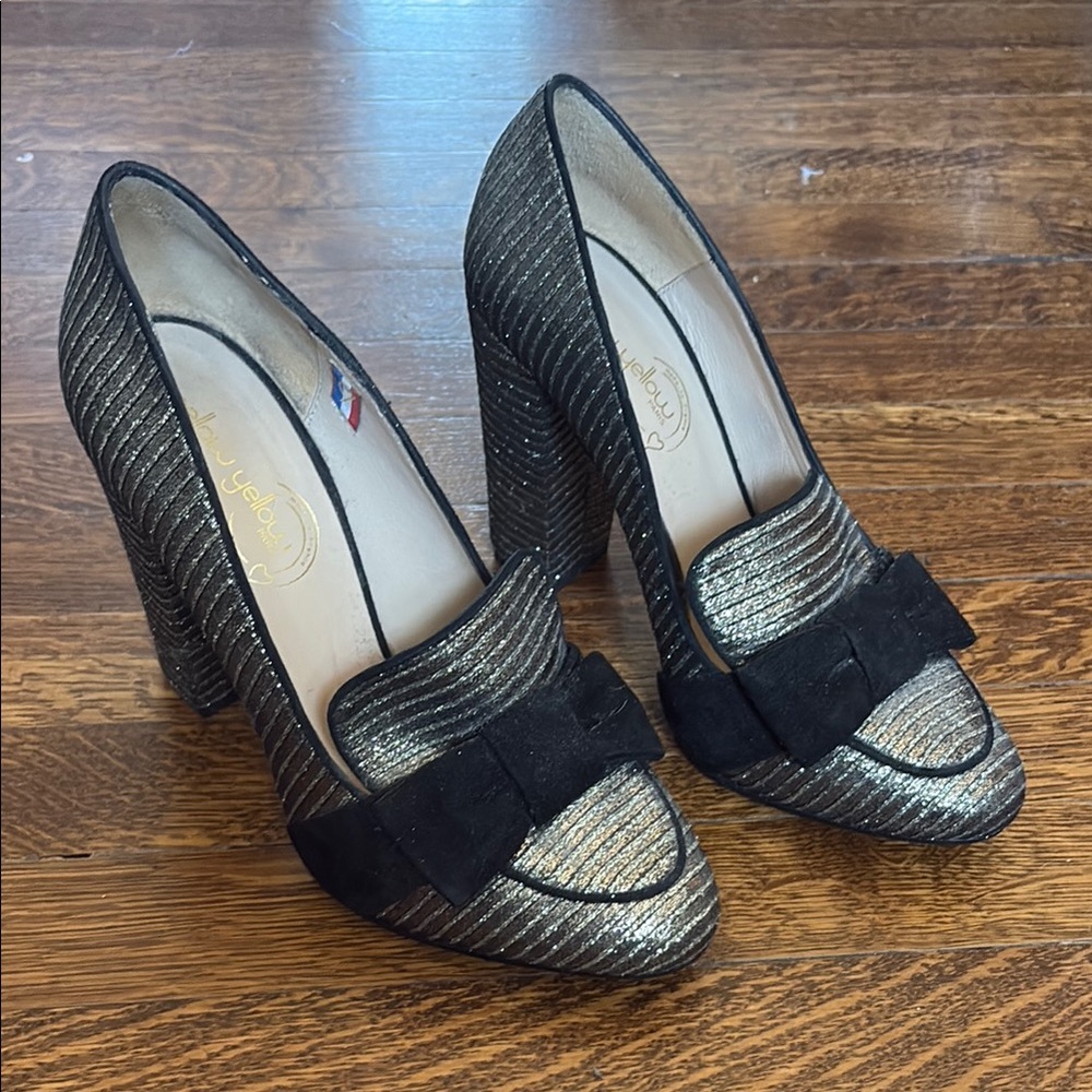 Mellow Yellow Black and Gold Striped Heels with Velvet Bow size 39